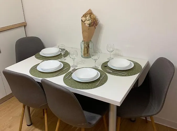 Sunny Apartment In Suceava